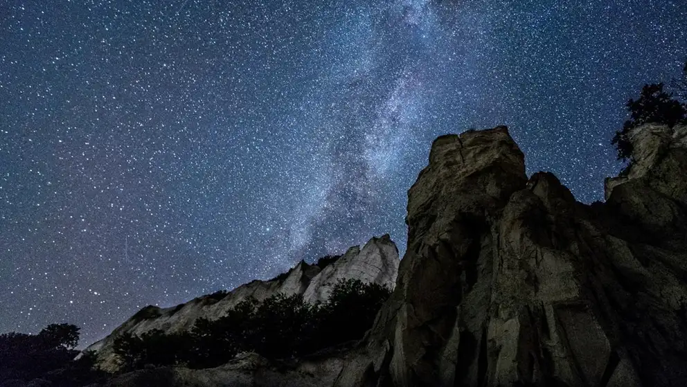 Billede af Møns Klint under en stjernehimmel