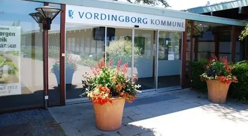 Indgang til rådhuset på Valdemarsgade
