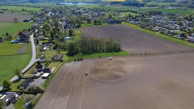 Luftfoto af Bårse Kirkeskov