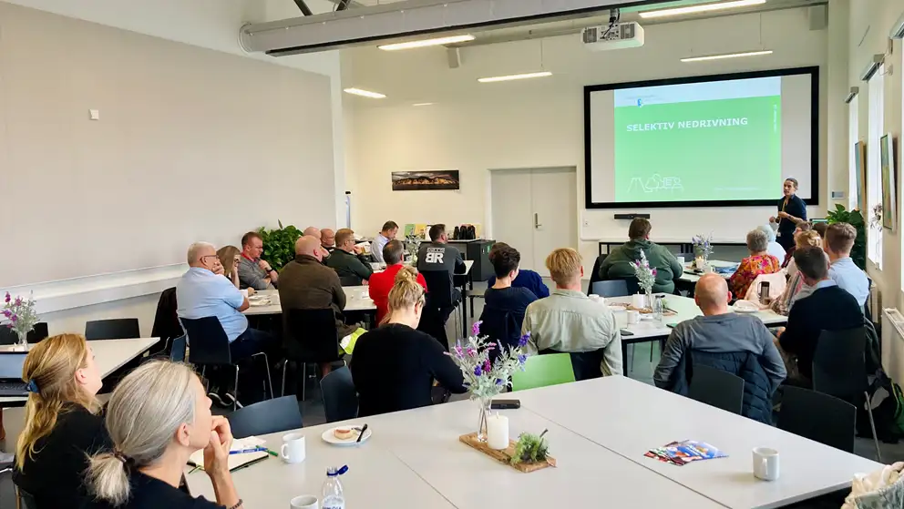 Billede af en flok mennesker, der lytter til et oplæg i DGI Huset Vordingborg