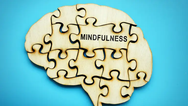 Puslespil af hjerne i træ