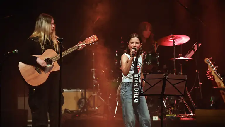 Musikskoleelever spiller koncert