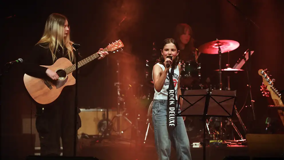 Musikskoleelever spiller koncert